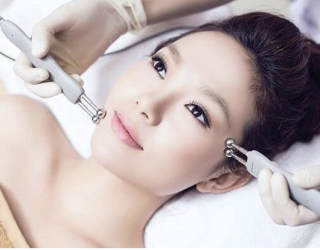Lăn Kim Trị Sẹo Rỗ Tế Bào Nhung Hươu